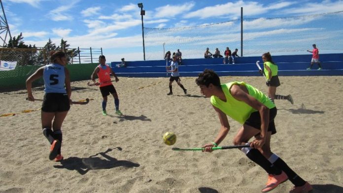 beach Hockey (2)